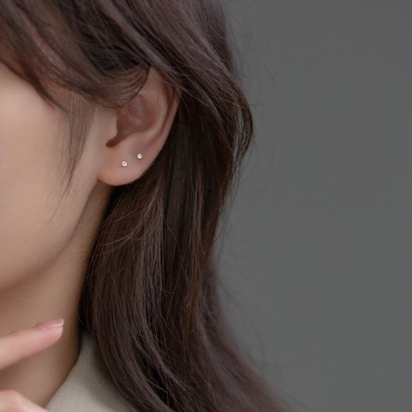 Sterling Silver Minimal Earrings Rhinestone Classic Stud Earrings - Picture 5 of 5